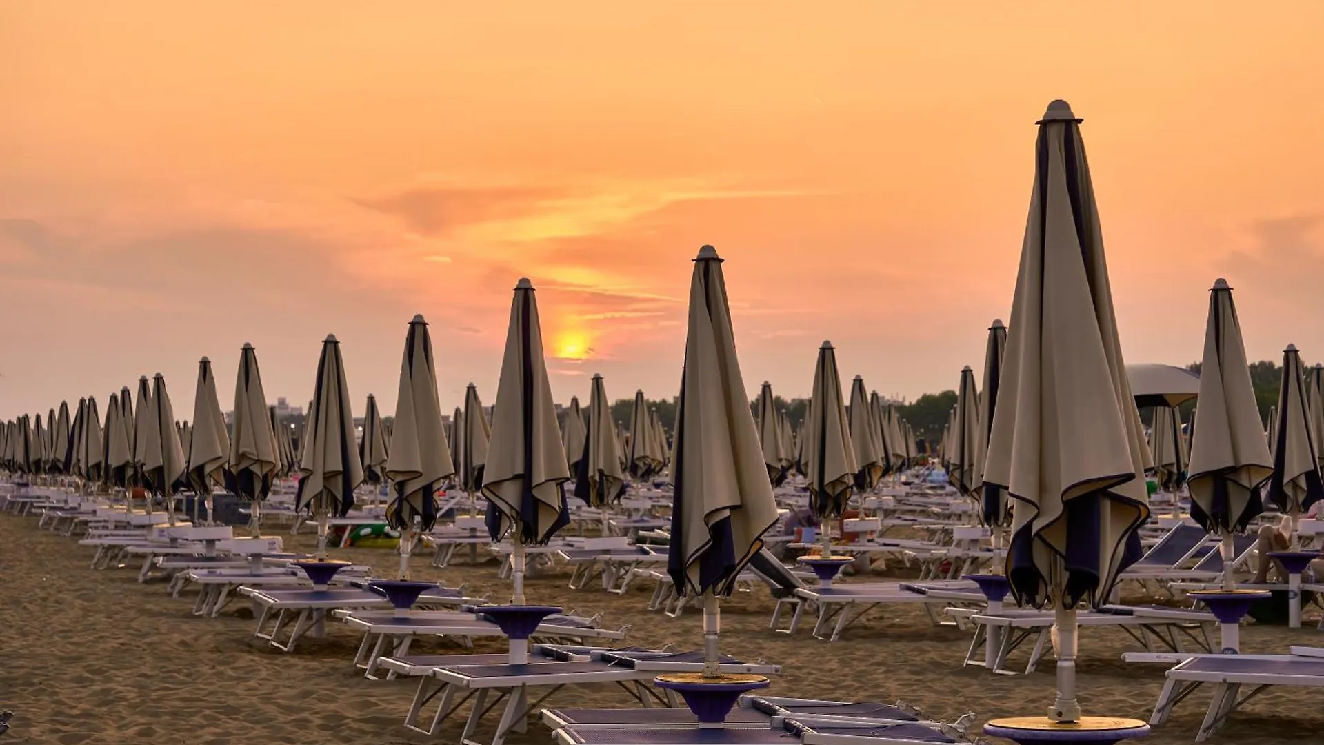 Amazing Villa With Private Garden In Bibione Apartmán